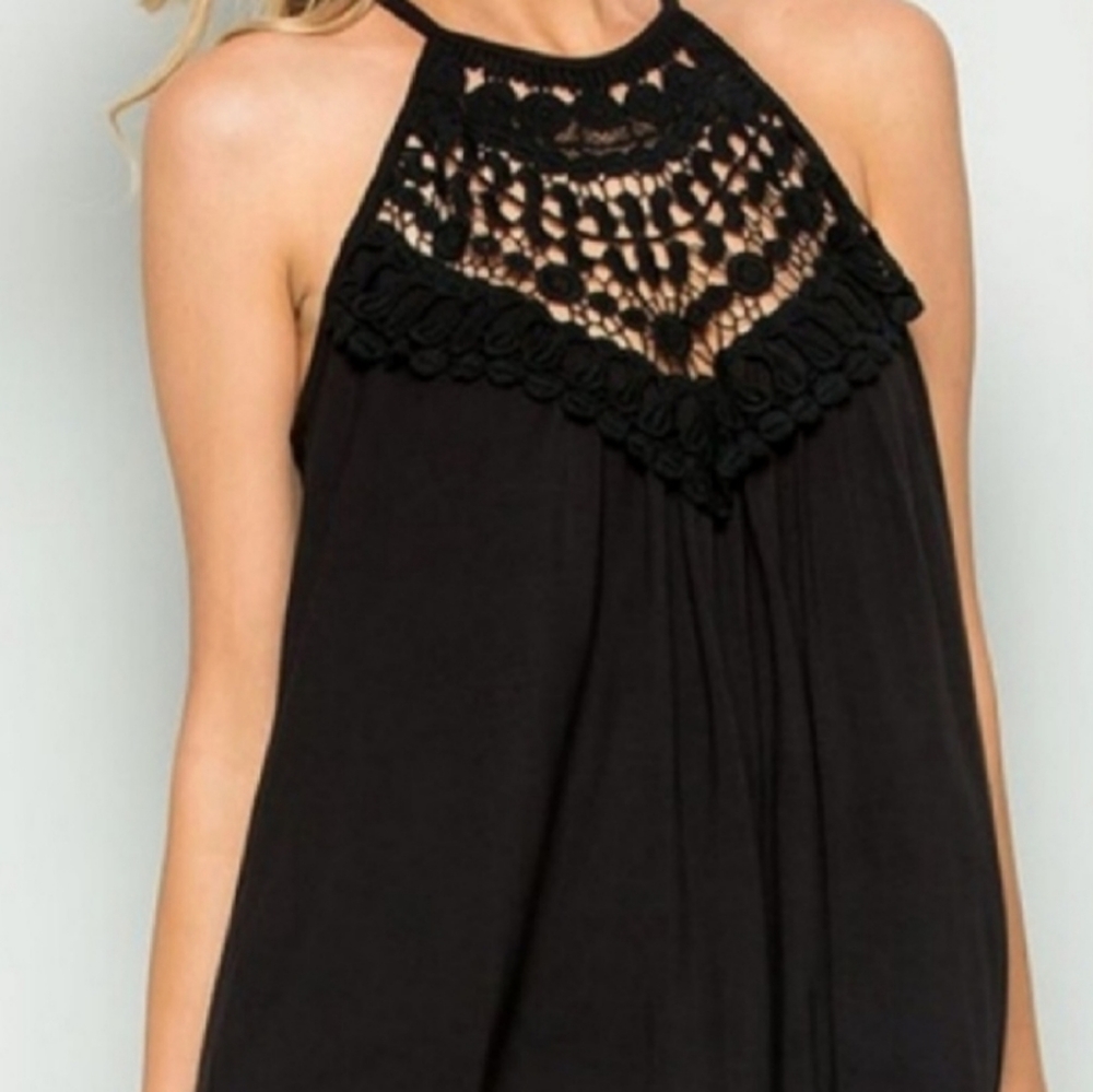Black crochet halter top NWT - Picture 3 of 5